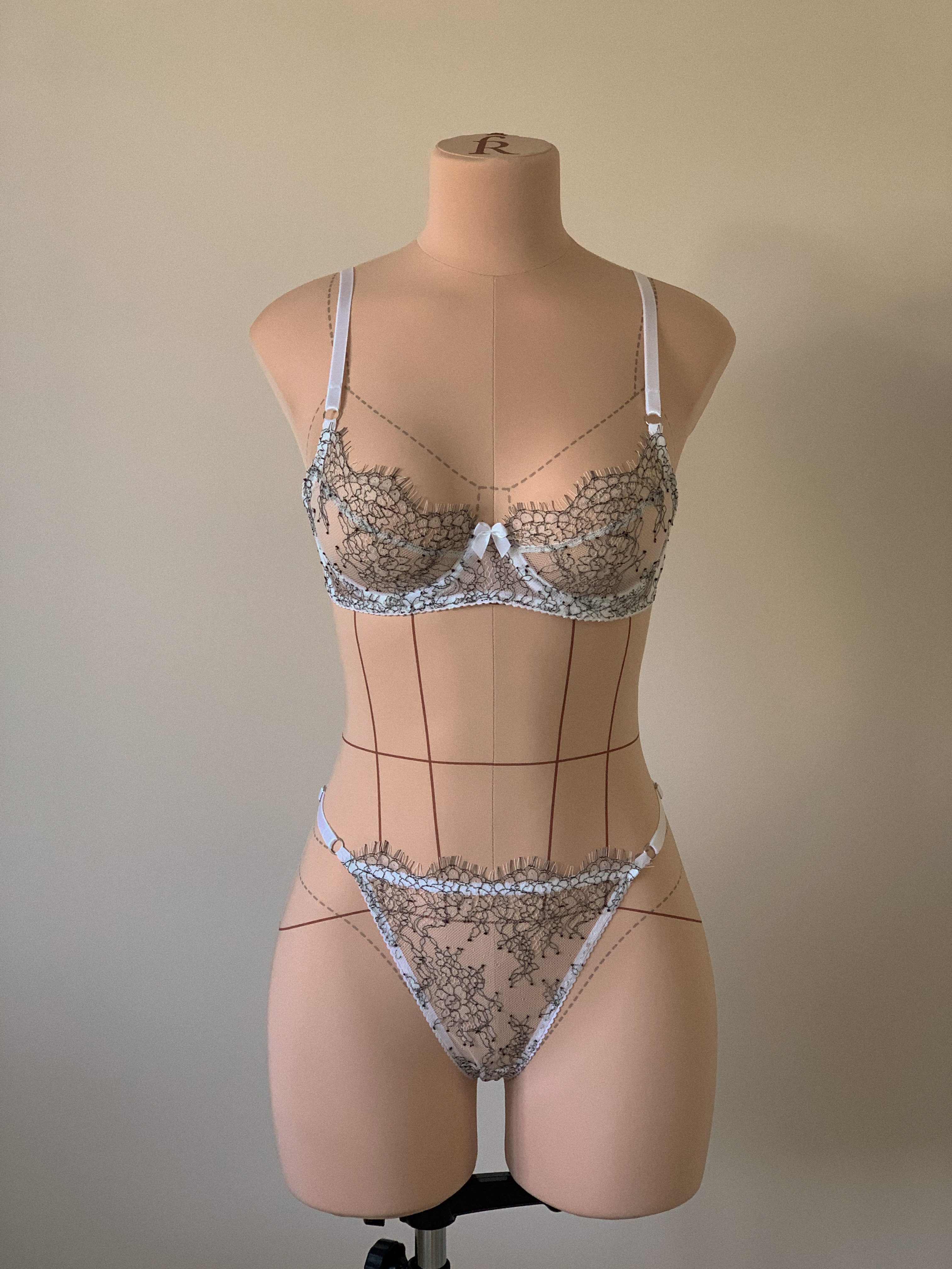 Фото Комплект «Шелест листьев на рассвете»